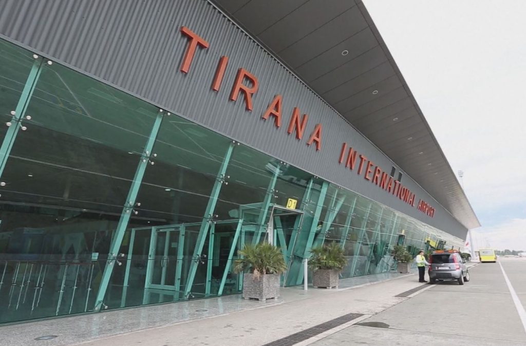  Aeroporti i Tiranës prin me pasagjerë në të gjithë rajonin