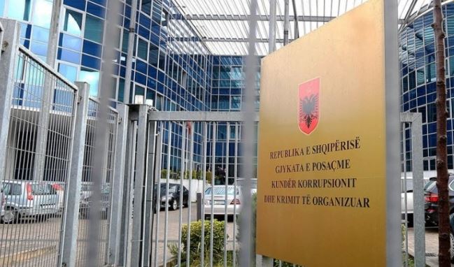  Shqipëri: Gjykata ia sekuestron pasurinë Princ Doborshit, i dyshuar për trafik droge nga SHBA-ja në Gjermani